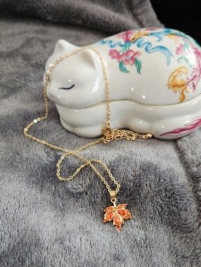 NWOT Maurices Fall Maple Leaf Gold Tone Necklace